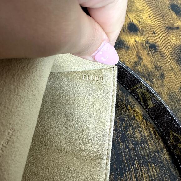 Louis Vuitton Vintage Monogram Florentine Pouch with Crossbody Strap Authentic - Picture 5 of 16